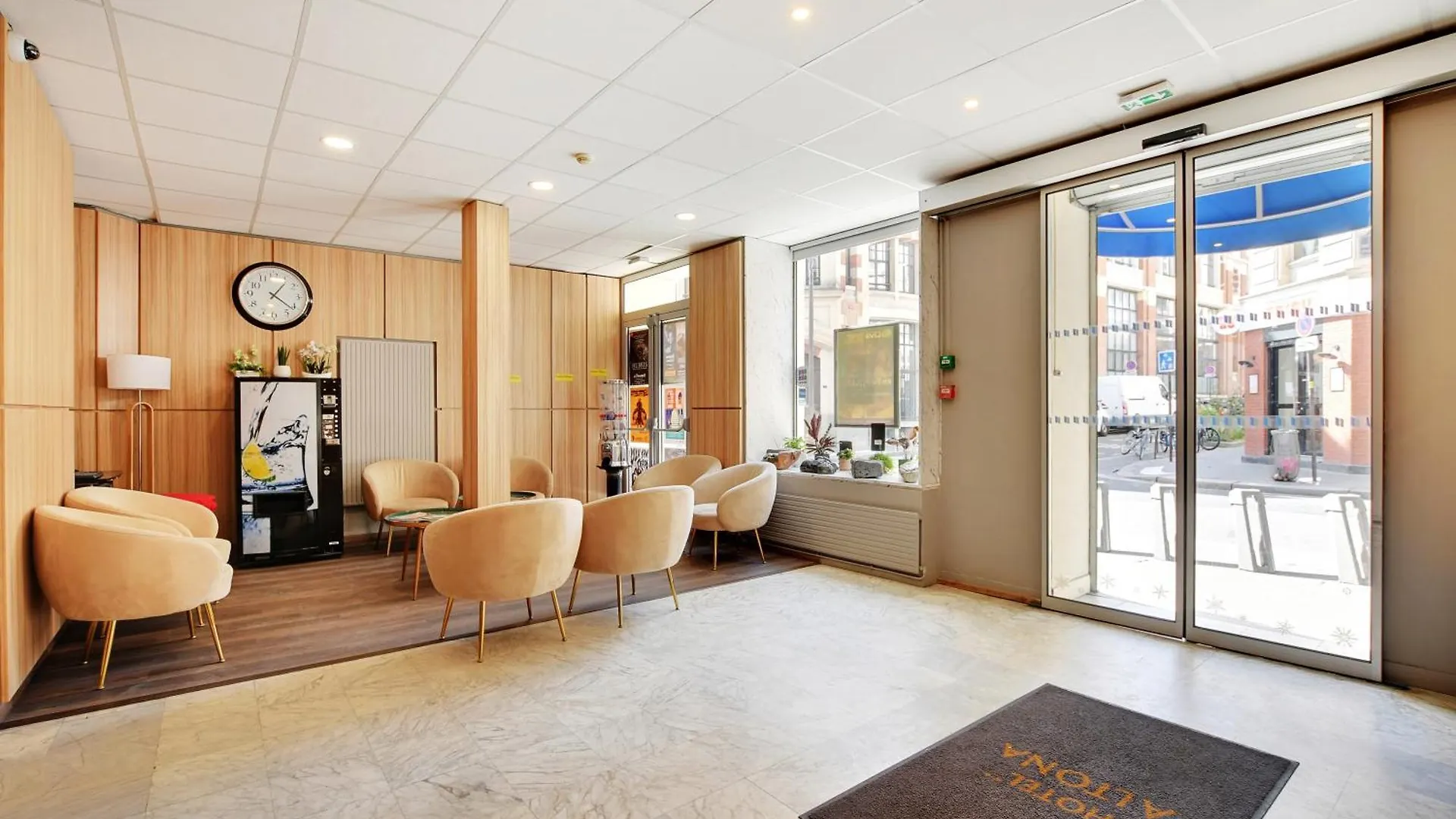 Altona Hotel Paris 2*,  France